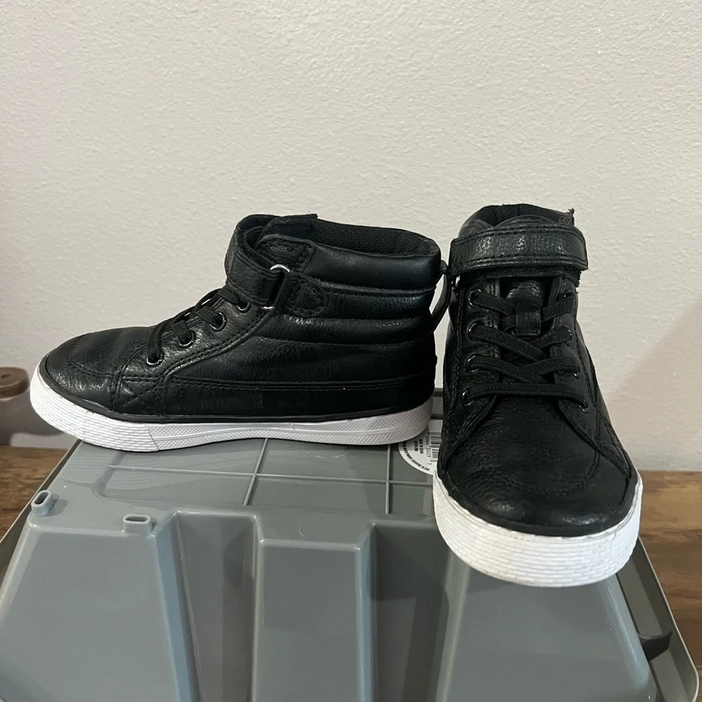 Children’s place Black High-Top‎ Kids Sneakers size 11